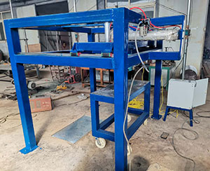 自（zì）動上料（liào）機